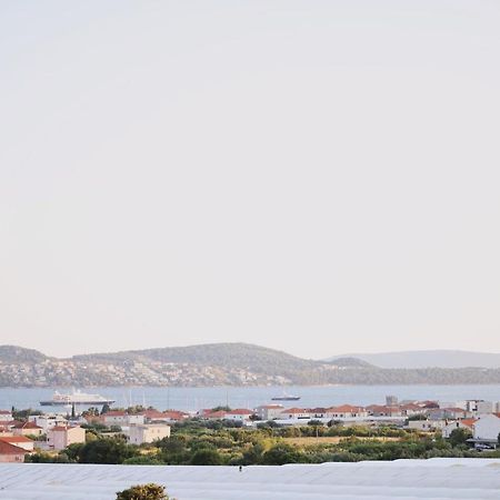 Apartment Blanka With A Beautiful View Of Trogir Exterior foto