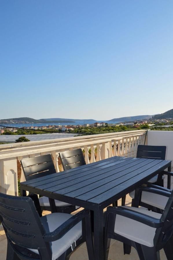 Apartment Blanka With A Beautiful View Of Trogir Exterior foto