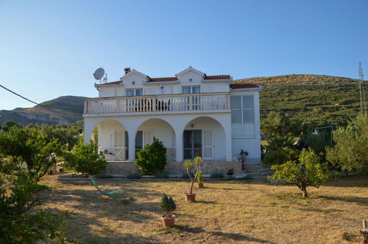 Apartment Blanka With A Beautiful View Of Trogir Exterior foto