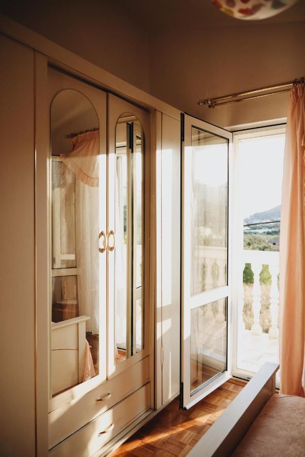 Apartment Blanka With A Beautiful View Of Trogir Exterior foto