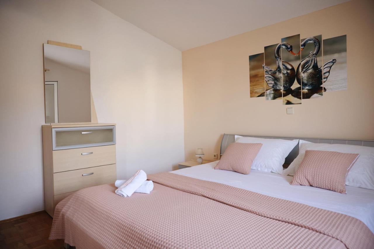 Apartment Blanka With A Beautiful View Of Trogir Exterior foto