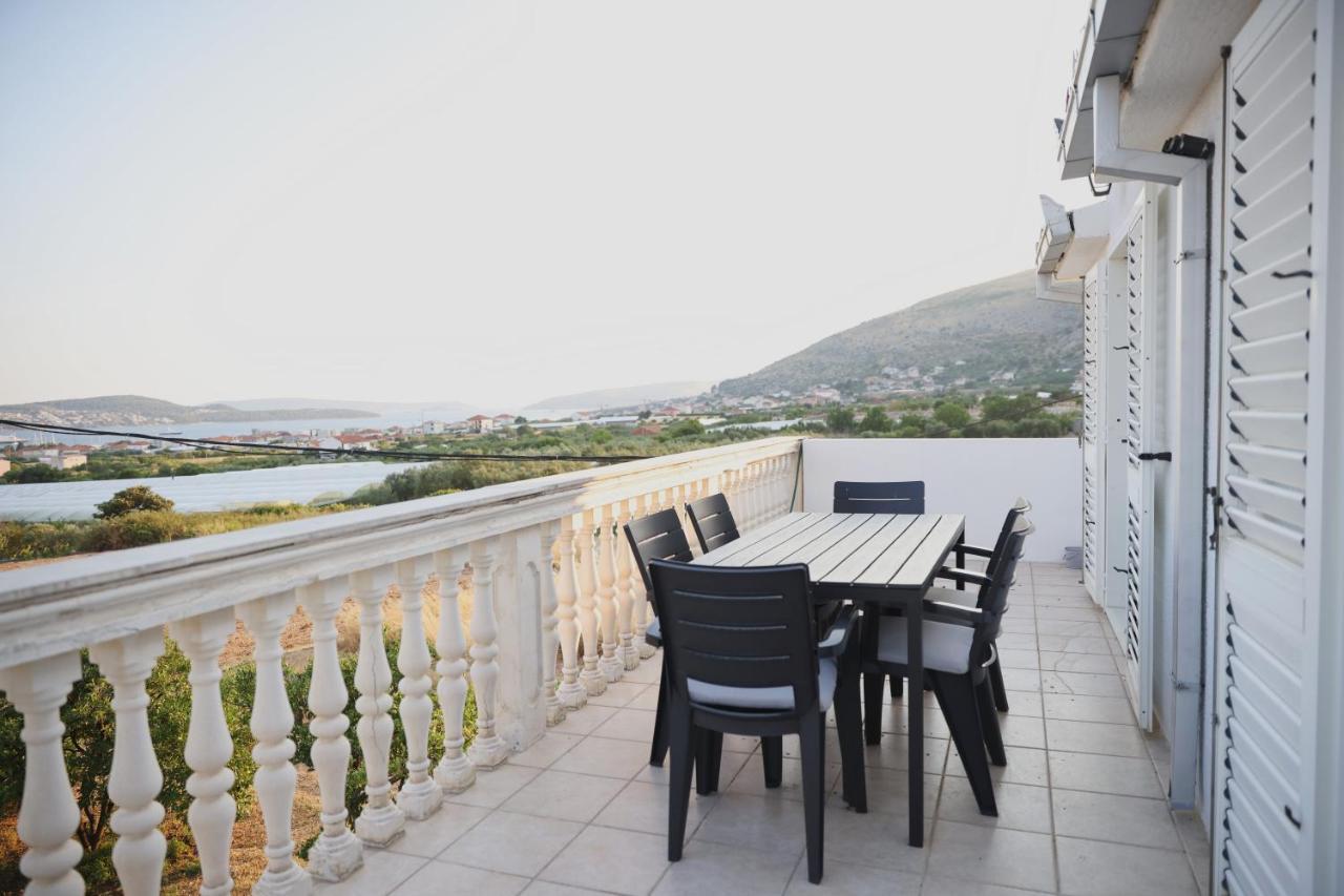 Apartment Blanka With A Beautiful View Of Trogir Exterior foto