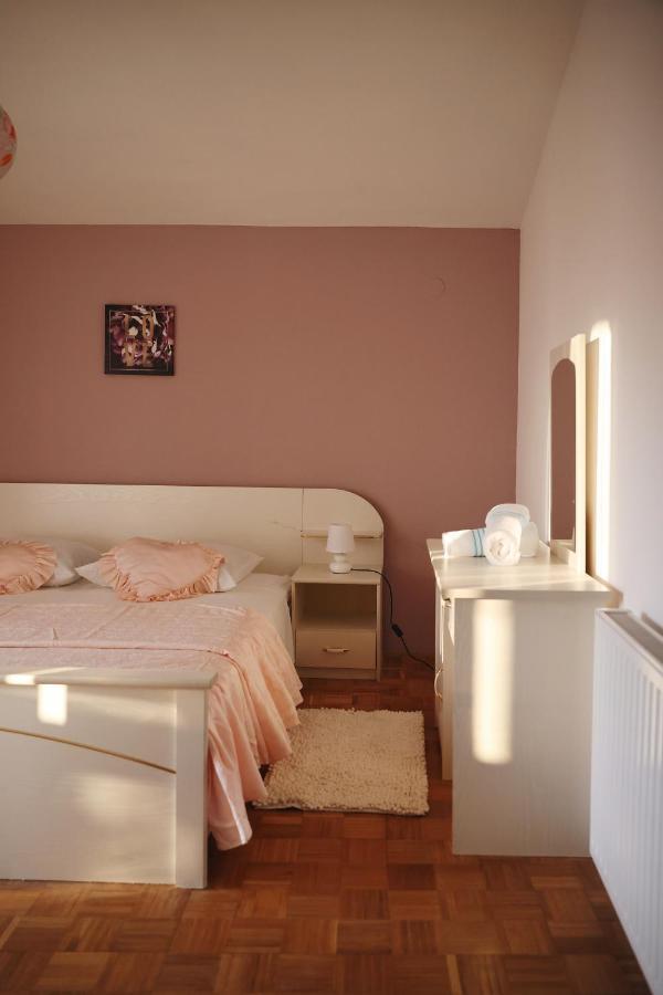 Apartment Blanka With A Beautiful View Of Trogir Exterior foto