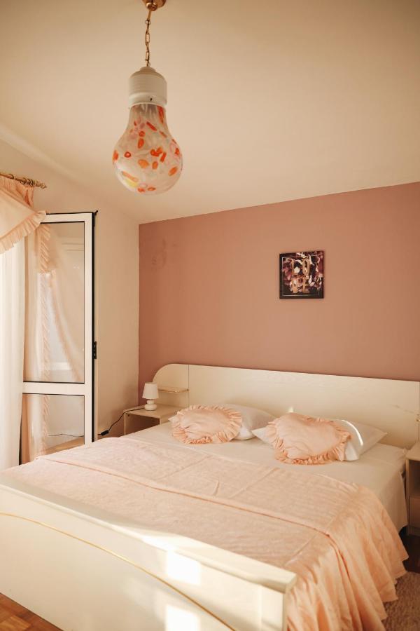 Apartment Blanka With A Beautiful View Of Trogir Exterior foto