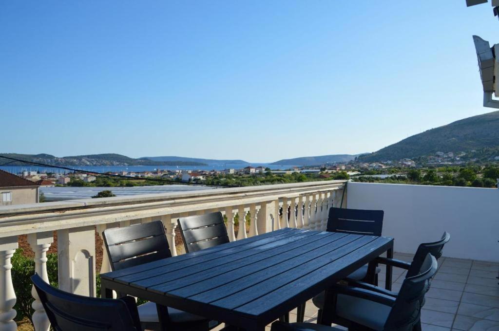 Apartment Blanka With A Beautiful View Of Trogir Exterior foto