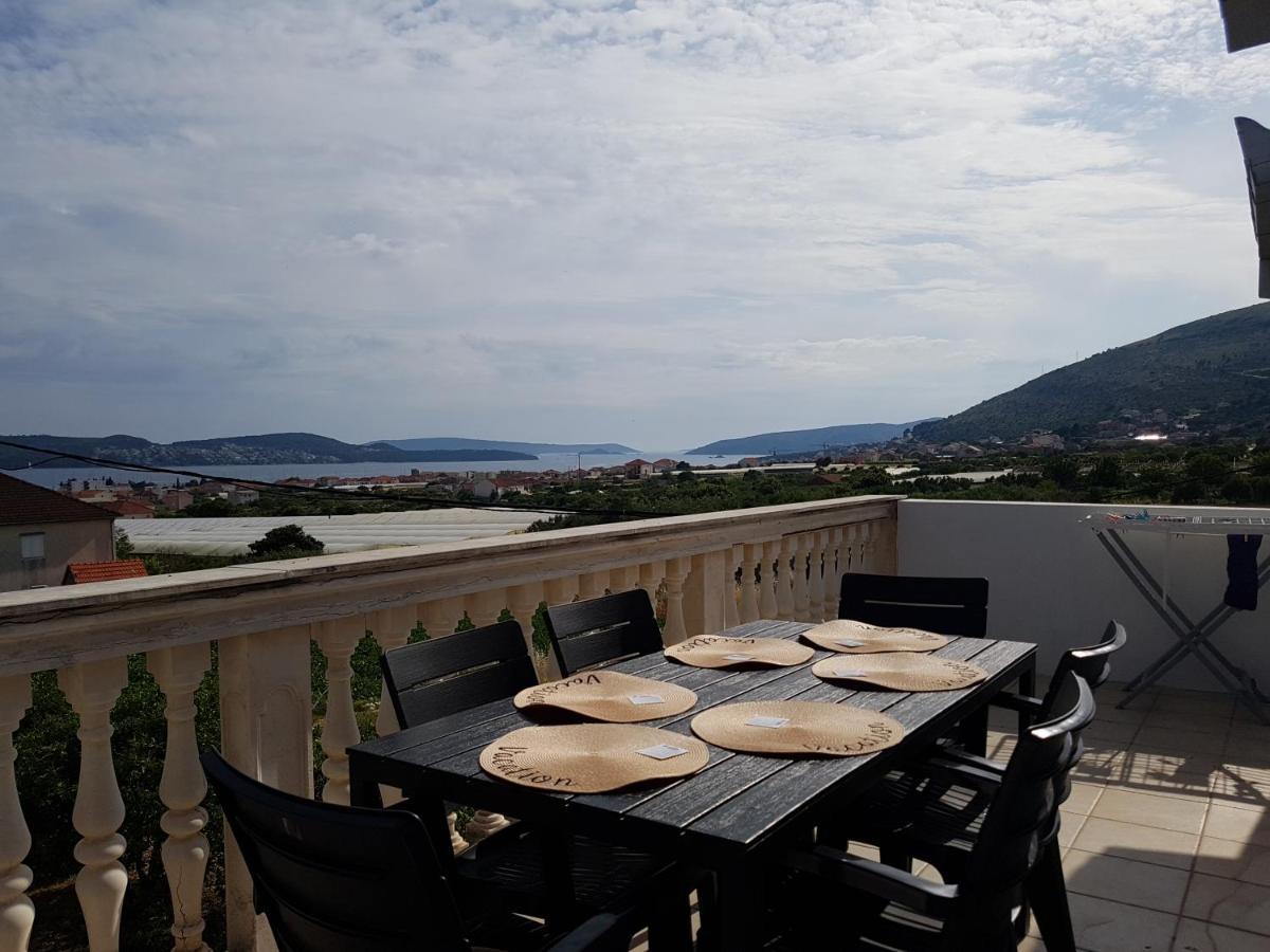 Apartment Blanka With A Beautiful View Of Trogir Exterior foto